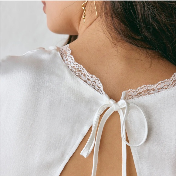 Elegant White Lace-Trimmed Blouse - Picture 1 of 2
